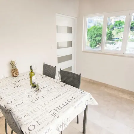 Apartment Holiday Makarska