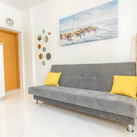 Apartment Holiday * Makarska