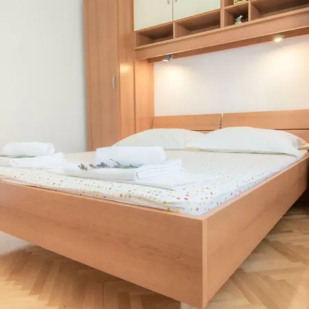 Apartment Holiday 公寓 马卡尔斯卡