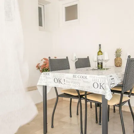 Apartment Holiday * ماكارسكا