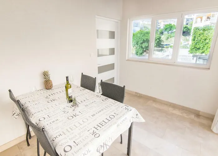 Apartment Holiday Макарська