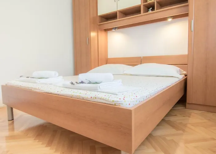 Apartment Holiday Daire Makarska