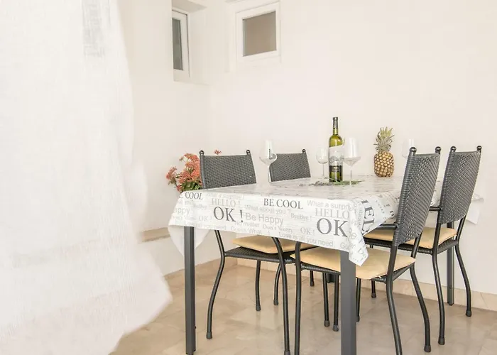 Apartment Holiday * Makarska